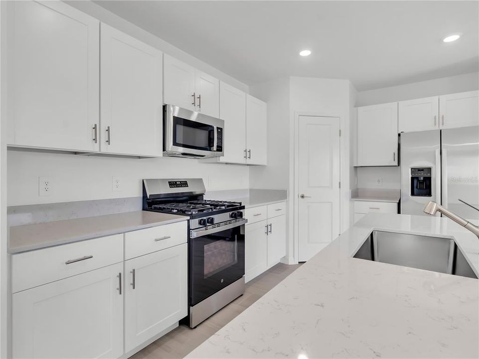 En Renta: $2,449 (4 camas, 2 baños, 1870 Pies cuadrados)