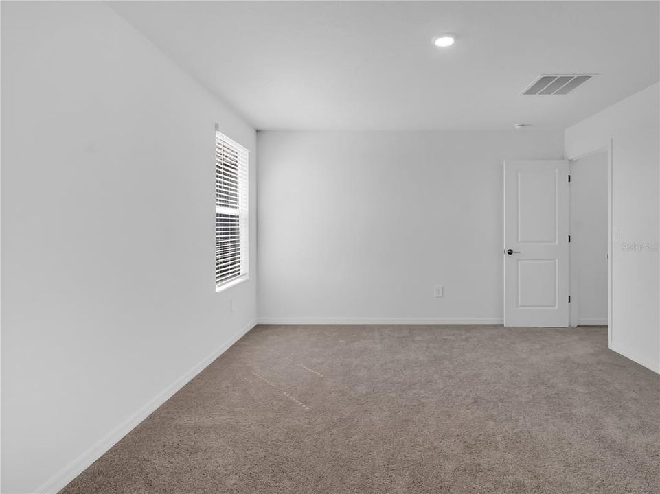 En Renta: $2,449 (4 camas, 2 baños, 1870 Pies cuadrados)