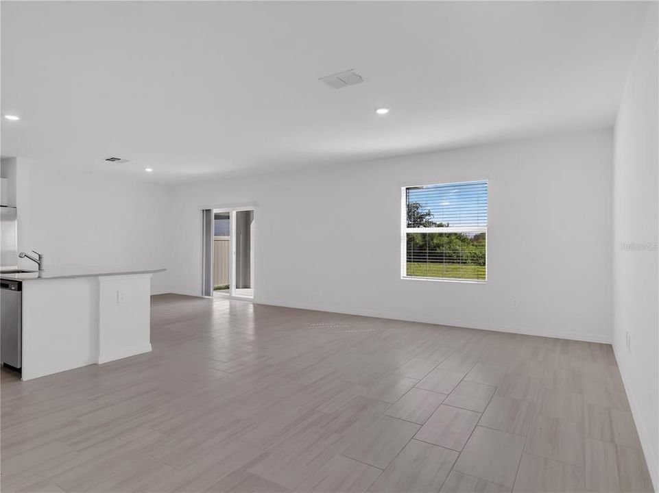 En Renta: $2,449 (4 camas, 2 baños, 1870 Pies cuadrados)