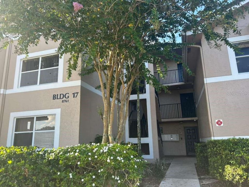 Vendido Recientemente: $199,900 (2 camas, 2 baños, 984 Pies cuadrados)