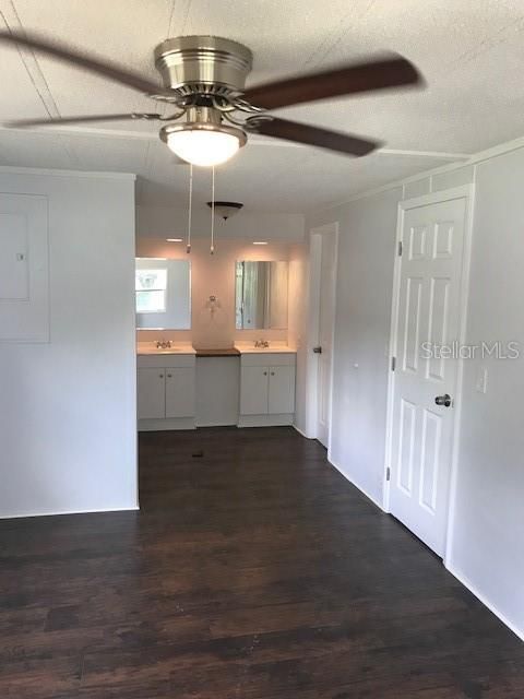 For Sale: $199,950 (4 beds, 2 baths, 1344 Square Feet)
