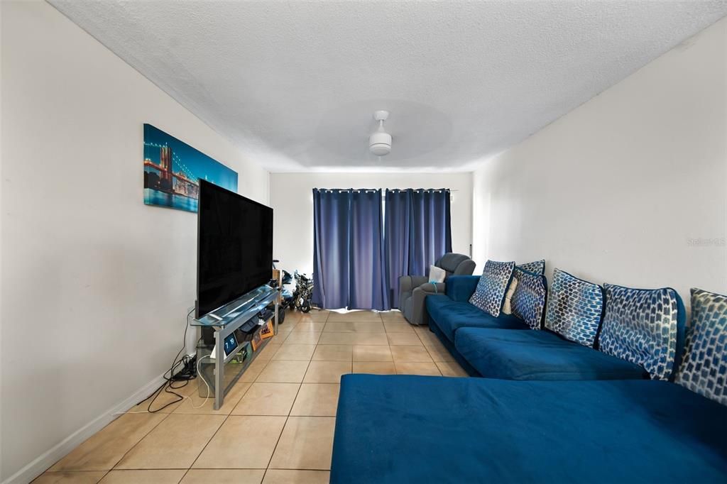 For Sale: $129,990 (2 beds, 2 baths, 895 Square Feet)