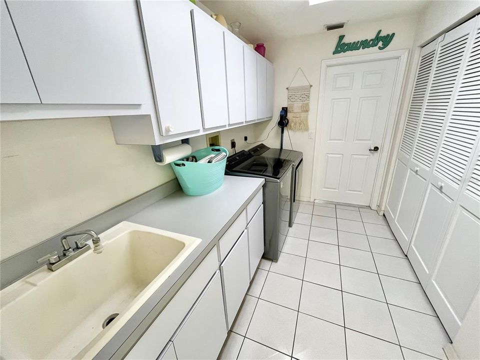 En Venta: $465,000 (3 camas, 2 baños, 2552 Pies cuadrados)