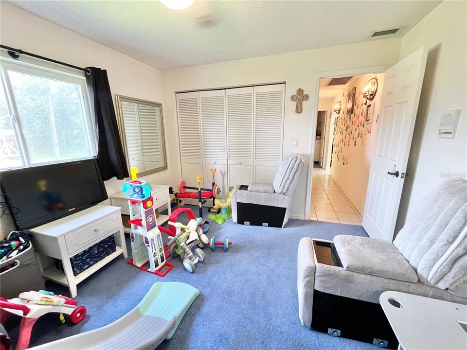 En Venta: $465,000 (3 camas, 2 baños, 2552 Pies cuadrados)