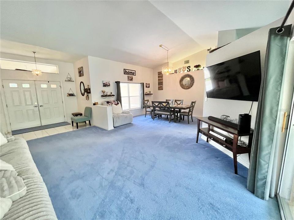 En Venta: $465,000 (3 camas, 2 baños, 2552 Pies cuadrados)