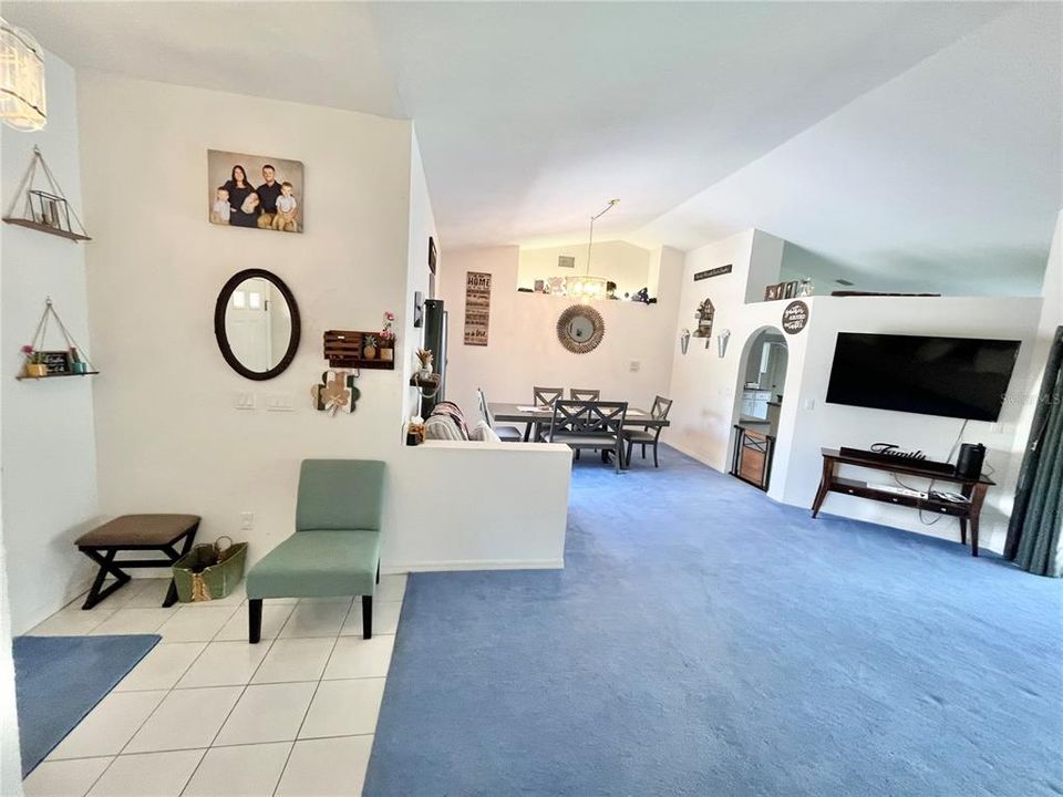 En Venta: $465,000 (3 camas, 2 baños, 2552 Pies cuadrados)