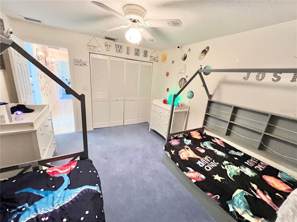 En Venta: $465,000 (3 camas, 2 baños, 2552 Pies cuadrados)