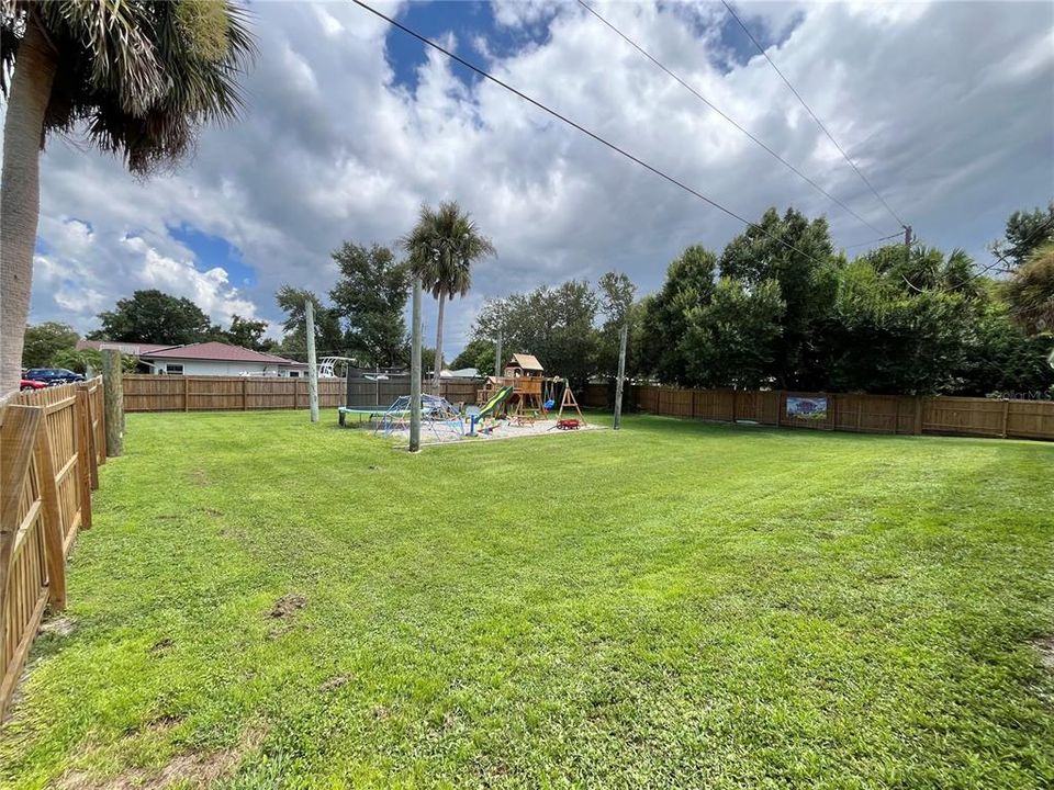 En Venta: $465,000 (3 camas, 2 baños, 2552 Pies cuadrados)