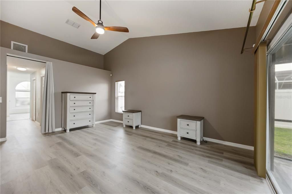 For Sale: $570,000 (3 beds, 2 baths, 2320 Square Feet)