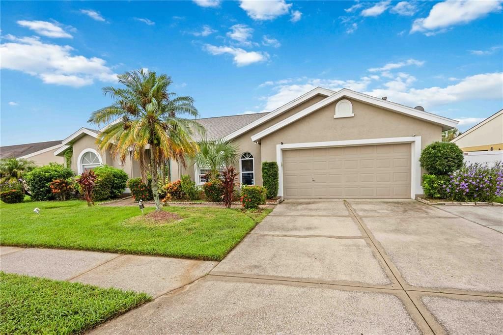 For Sale: $570,000 (3 beds, 2 baths, 2320 Square Feet)