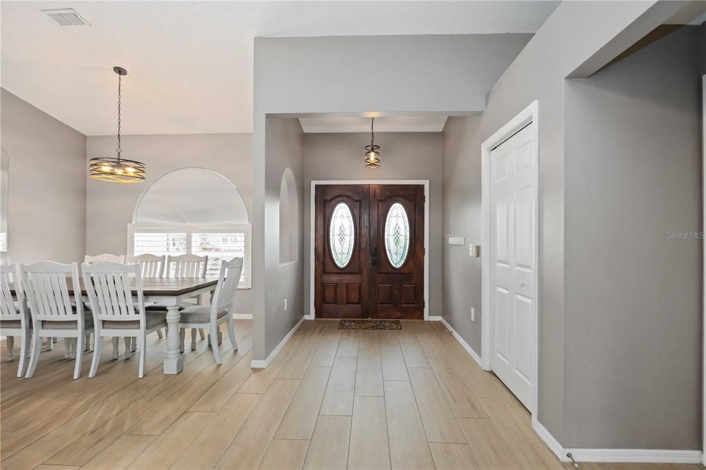 For Sale: $570,000 (3 beds, 2 baths, 2320 Square Feet)