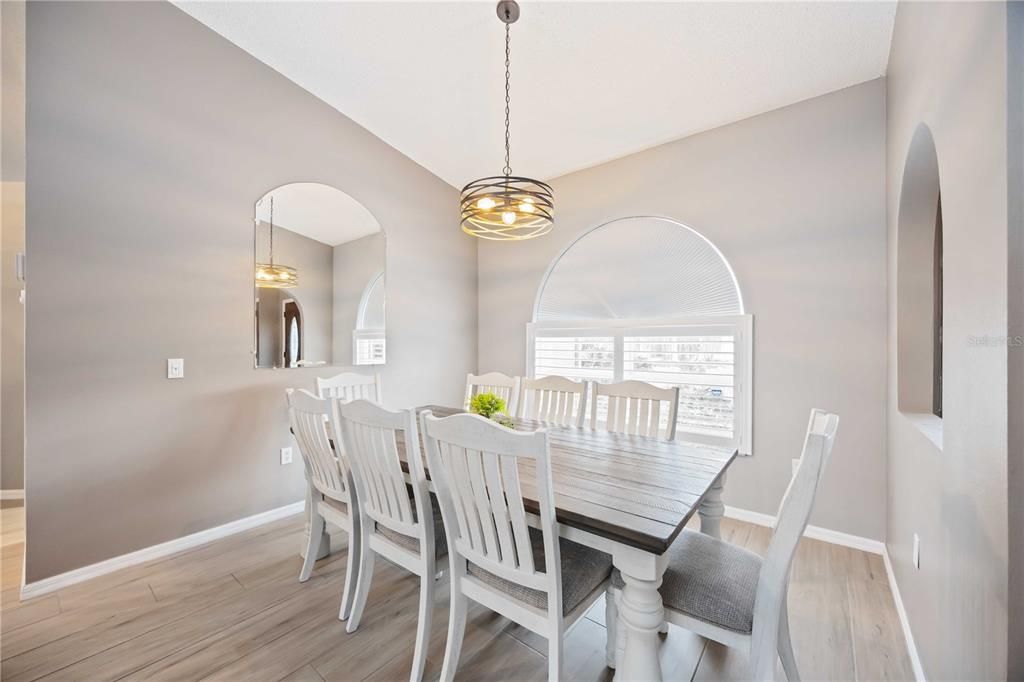 For Sale: $570,000 (3 beds, 2 baths, 2320 Square Feet)