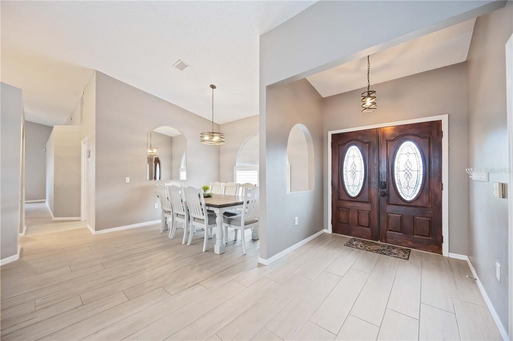 For Sale: $570,000 (3 beds, 2 baths, 2320 Square Feet)