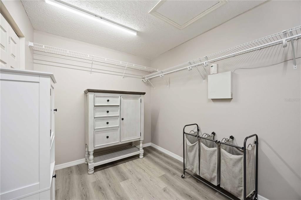 For Sale: $570,000 (3 beds, 2 baths, 2320 Square Feet)