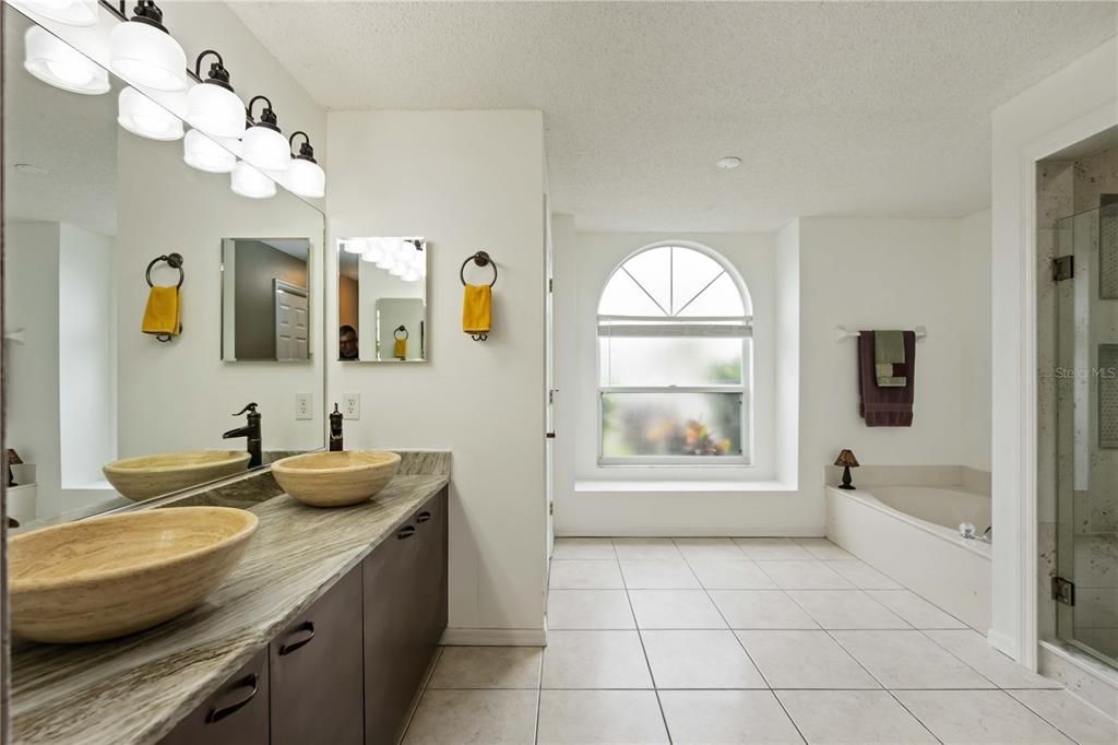 For Sale: $570,000 (3 beds, 2 baths, 2320 Square Feet)