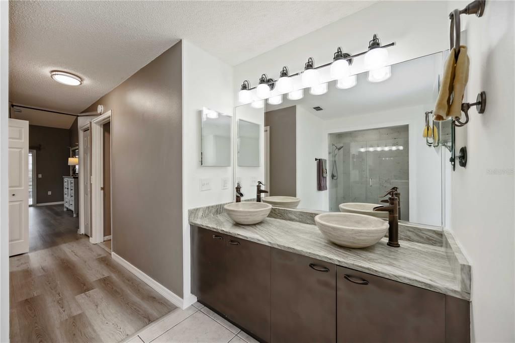 For Sale: $570,000 (3 beds, 2 baths, 2320 Square Feet)