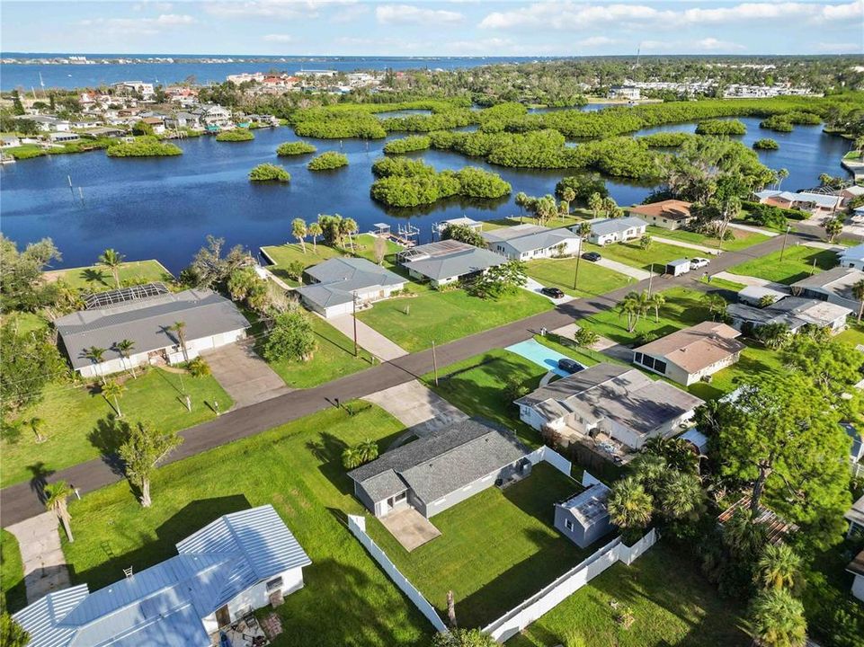 合同活跃: $161,000 (3 贝兹, 2 浴室, 1456 平方英尺)