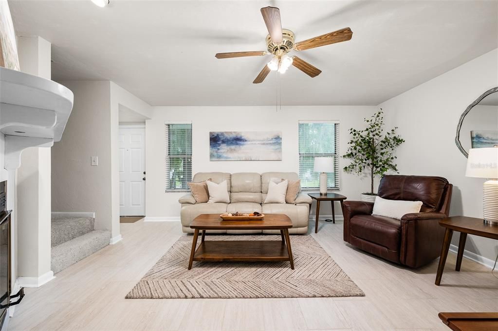 待售: $199,000 (3 贝兹, 1 浴室, 1382 平方英尺)