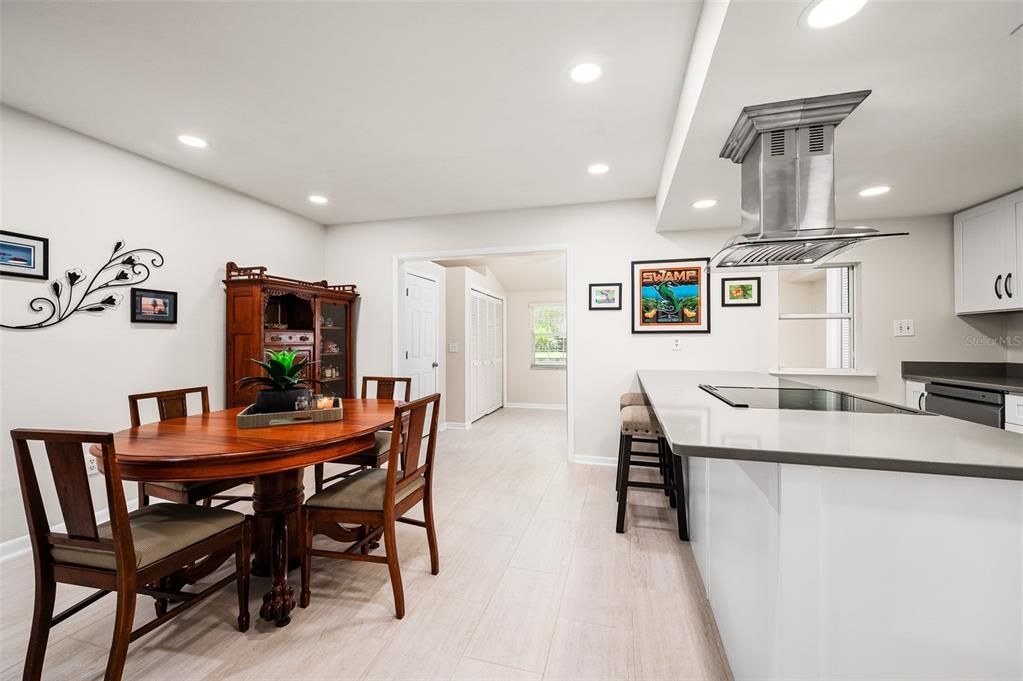 待售: $199,000 (3 贝兹, 1 浴室, 1382 平方英尺)