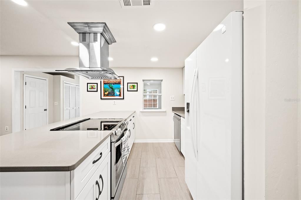 待售: $199,000 (3 贝兹, 1 浴室, 1382 平方英尺)