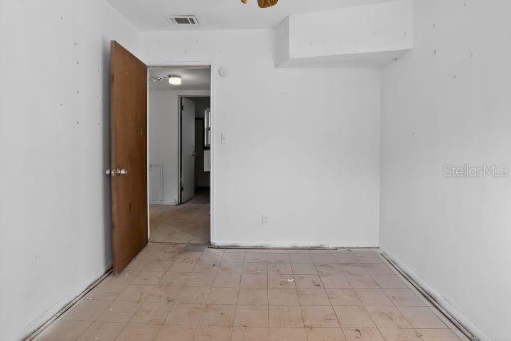 待售: $132,500 (3 贝兹, 1 浴室, 1032 平方英尺)