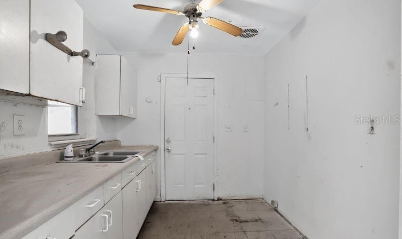 待售: $132,500 (3 贝兹, 1 浴室, 1032 平方英尺)