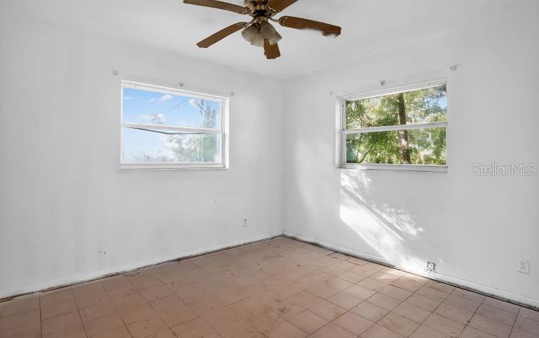 待售: $132,500 (3 贝兹, 1 浴室, 1032 平方英尺)