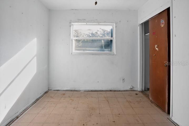 待售: $132,500 (3 贝兹, 1 浴室, 1032 平方英尺)