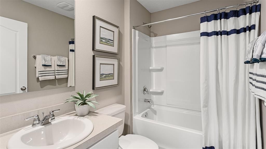 На продажу: $384,990 (3 спален, 2 ванн, 1714 Квадратных фут)