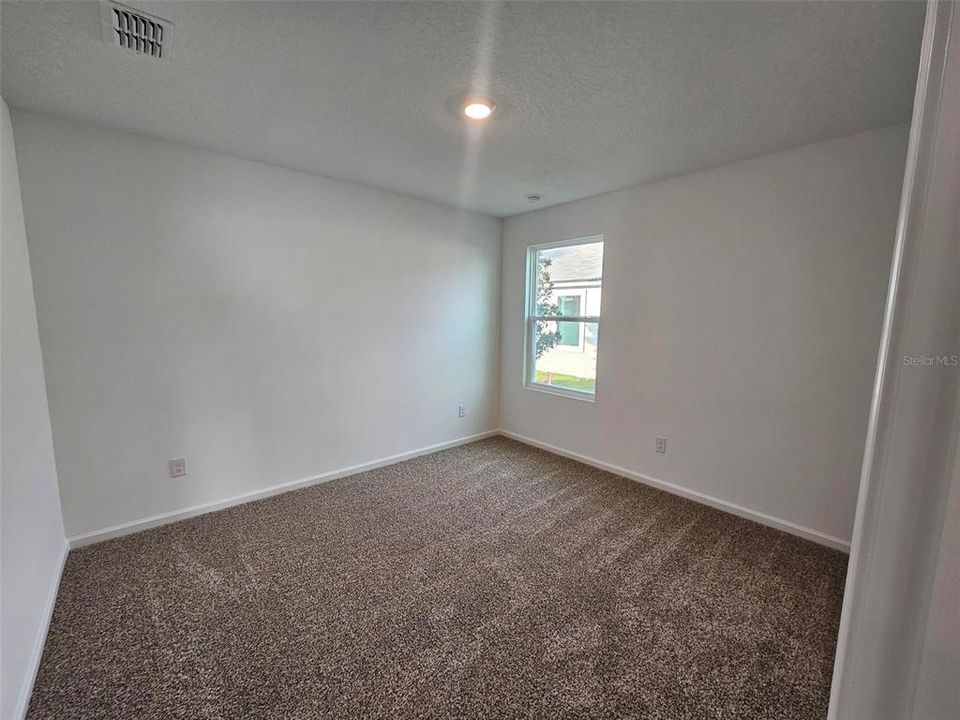 На продажу: $384,990 (3 спален, 2 ванн, 1714 Квадратных фут)