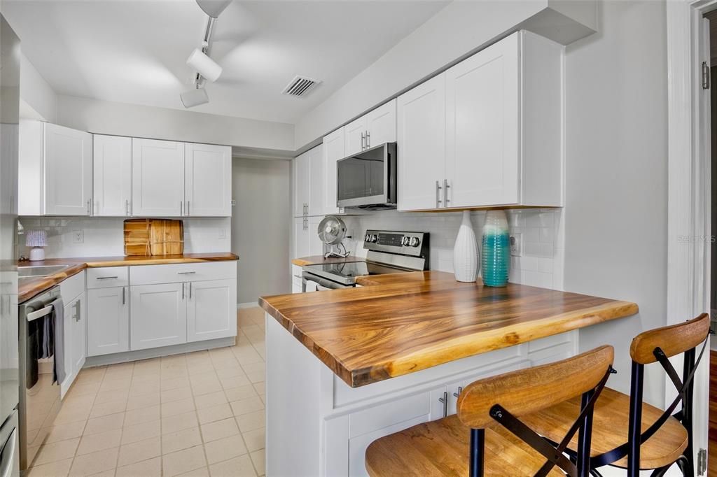 For Sale: $3,200,000 (0.48 acres)