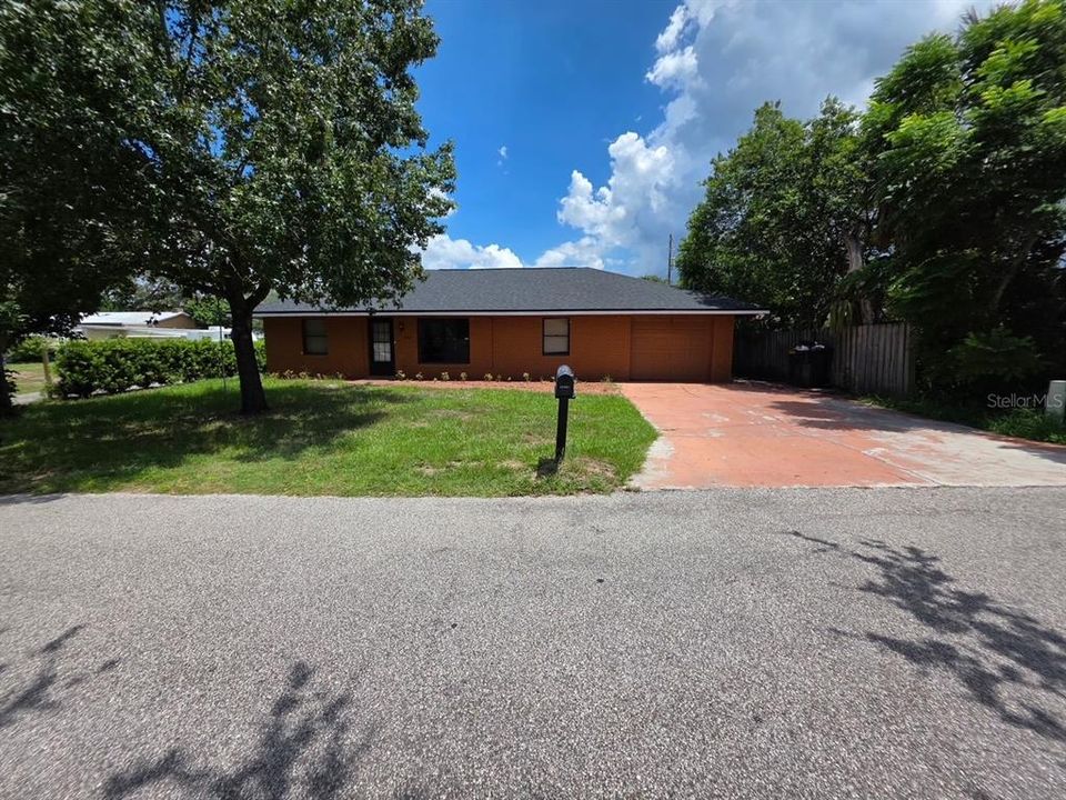 For Rent: $2,150 (3 beds, 2 baths, 1380 Square Feet)