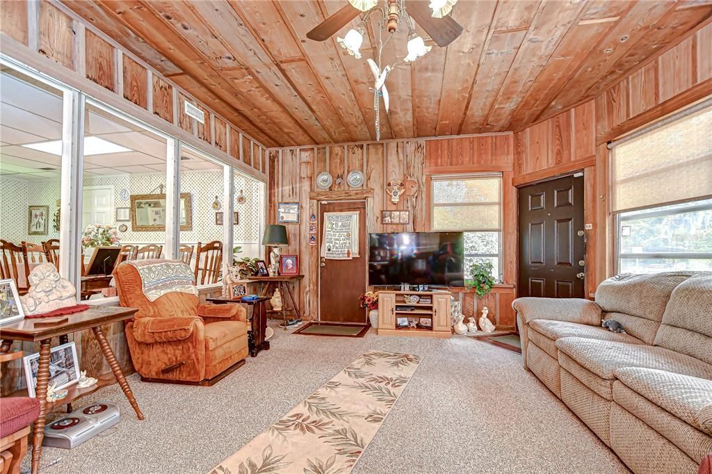 待售: $985,000 (5 贝兹, 2 浴室, 2558 平方英尺)