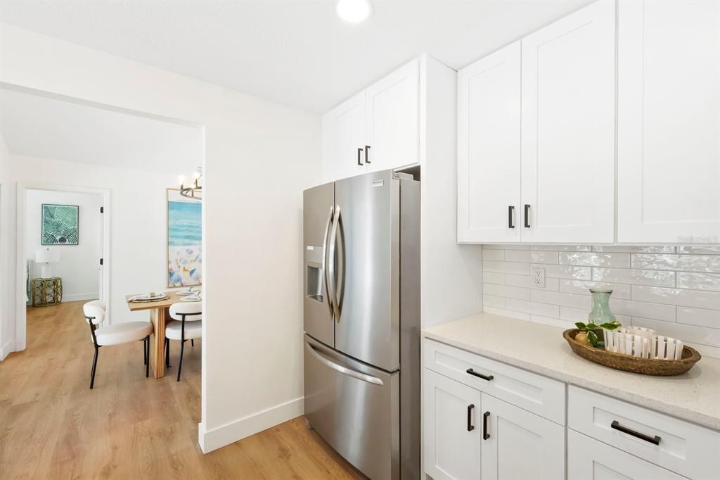 Под контрактом: $448,000 (4 спален, 2 ванн, 1849 Квадратных фут)