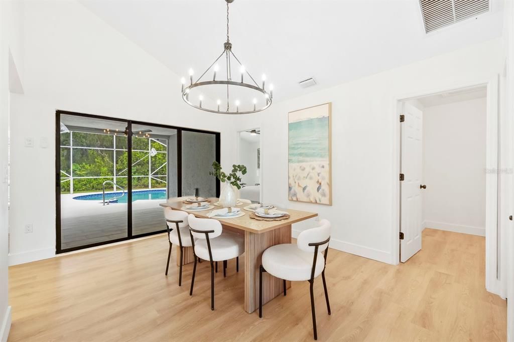 Под контрактом: $448,000 (4 спален, 2 ванн, 1849 Квадратных фут)