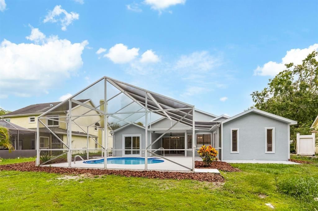 Под контрактом: $448,000 (4 спален, 2 ванн, 1849 Квадратных фут)