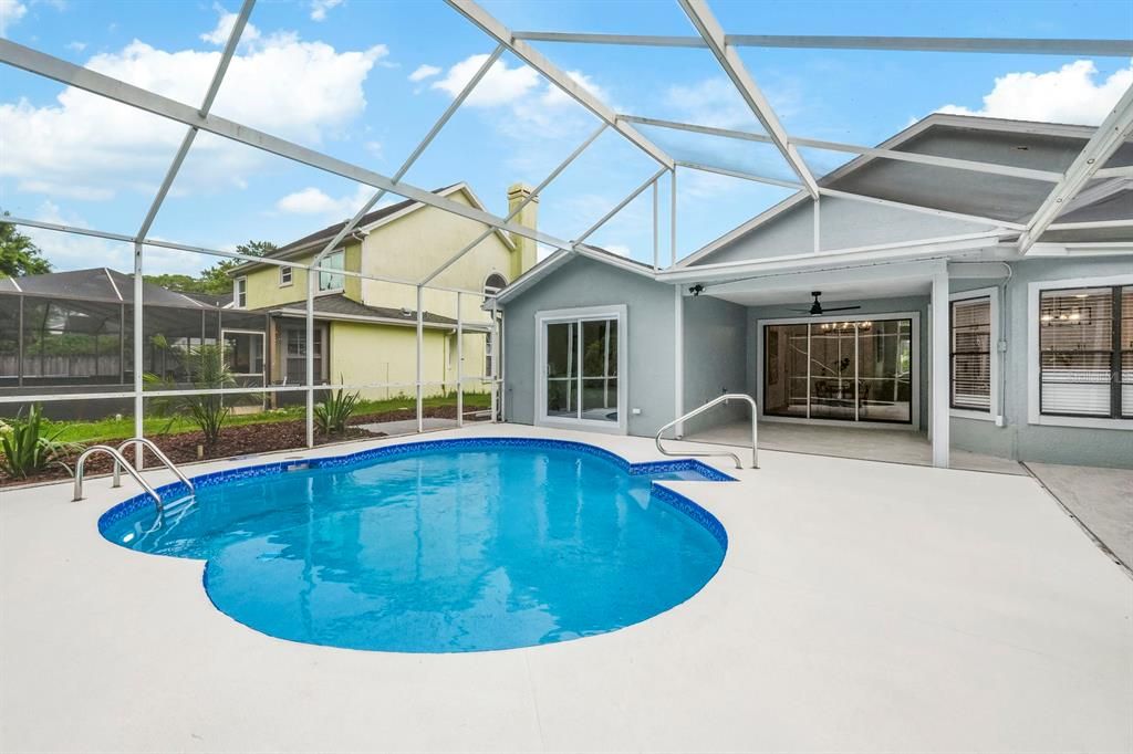 Под контрактом: $448,000 (4 спален, 2 ванн, 1849 Квадратных фут)