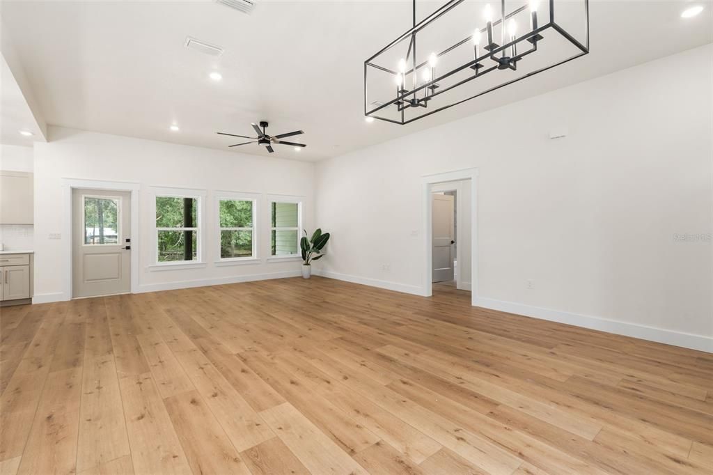 待售: $379,000 (3 贝兹, 2 浴室, 1845 平方英尺)