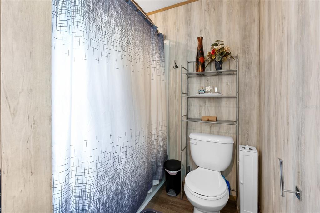 待售: $220,000 (2 贝兹, 2 浴室, 1088 平方英尺)