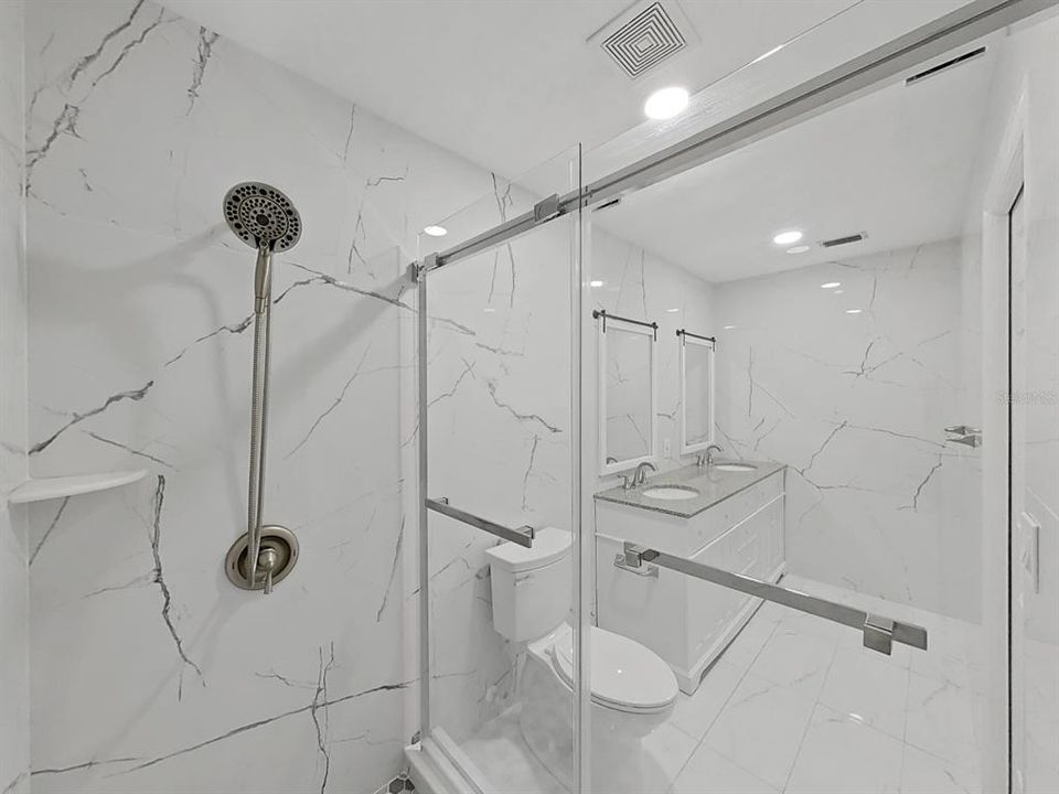 For Sale: $190,000 (2 beds, 2 baths, 1161 Square Feet)