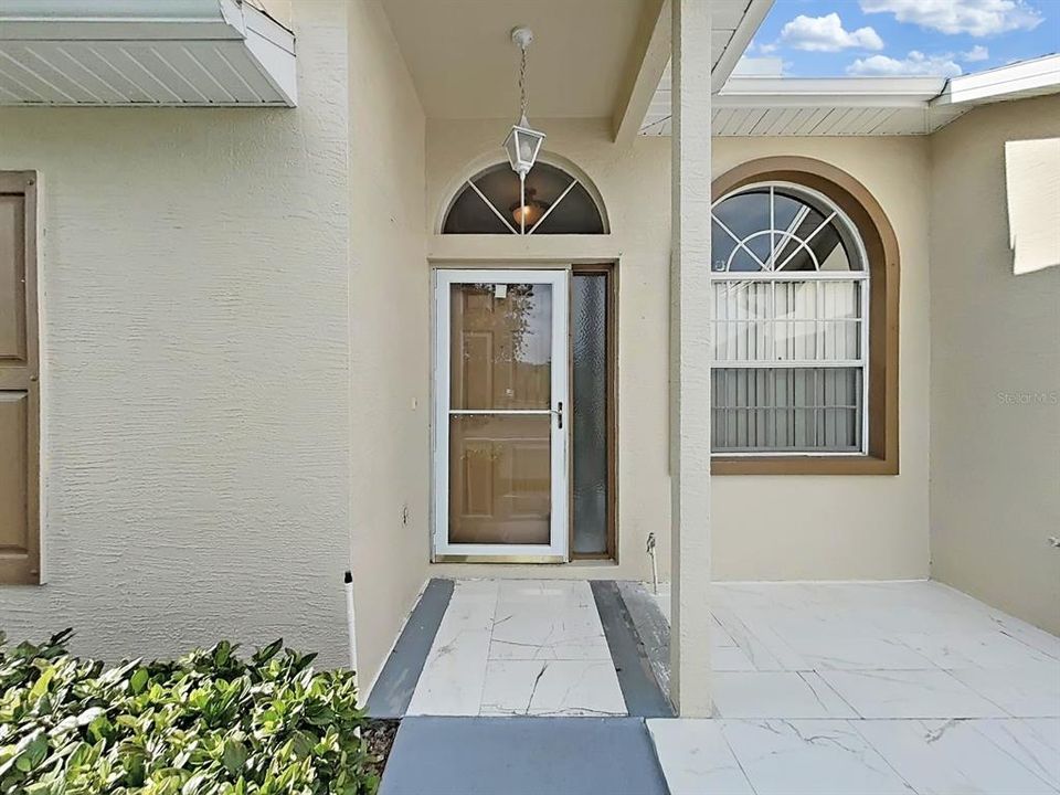 For Sale: $190,000 (2 beds, 2 baths, 1161 Square Feet)