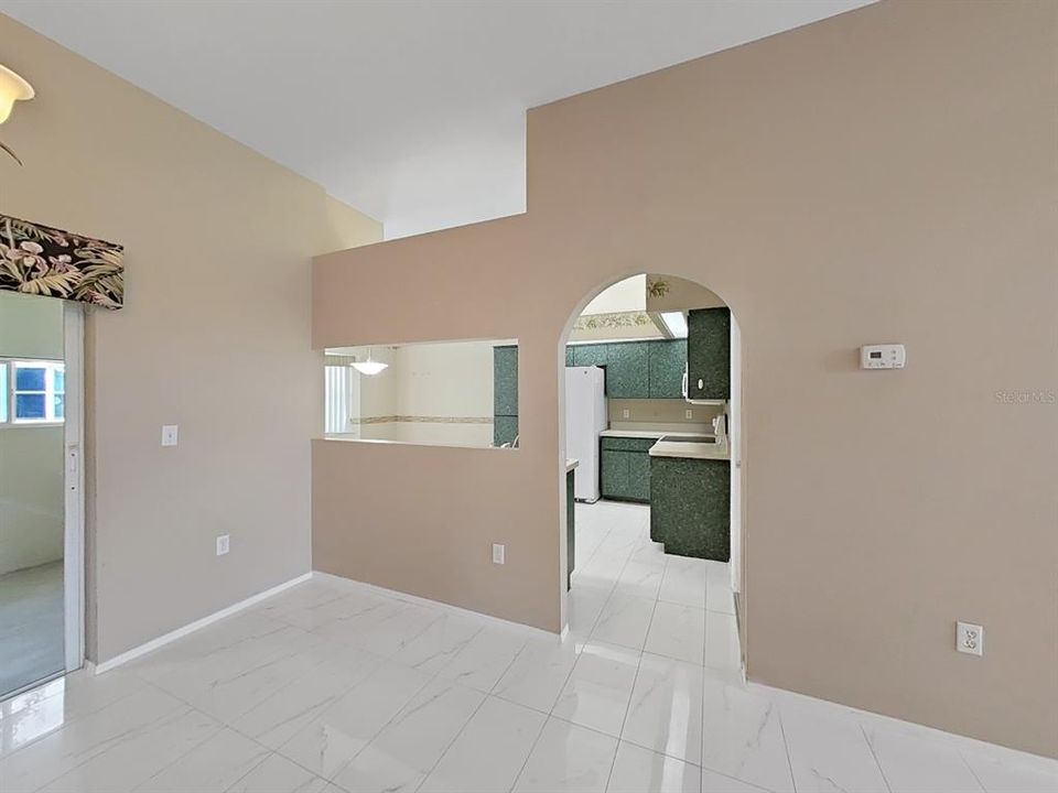 For Sale: $190,000 (2 beds, 2 baths, 1161 Square Feet)
