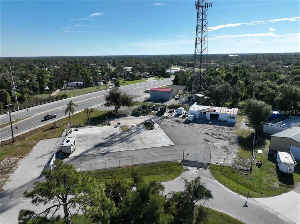 En Venta: $700,000 (1.05 acres)