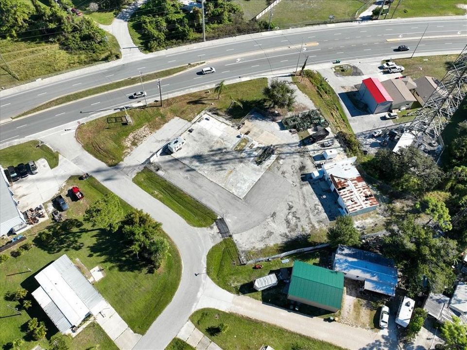 En Venta: $700,000 (1.05 acres)