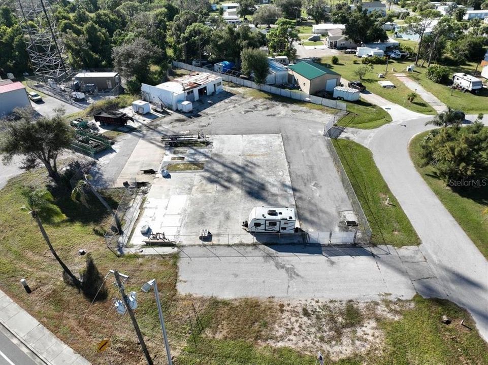 En Venta: $700,000 (1.05 acres)