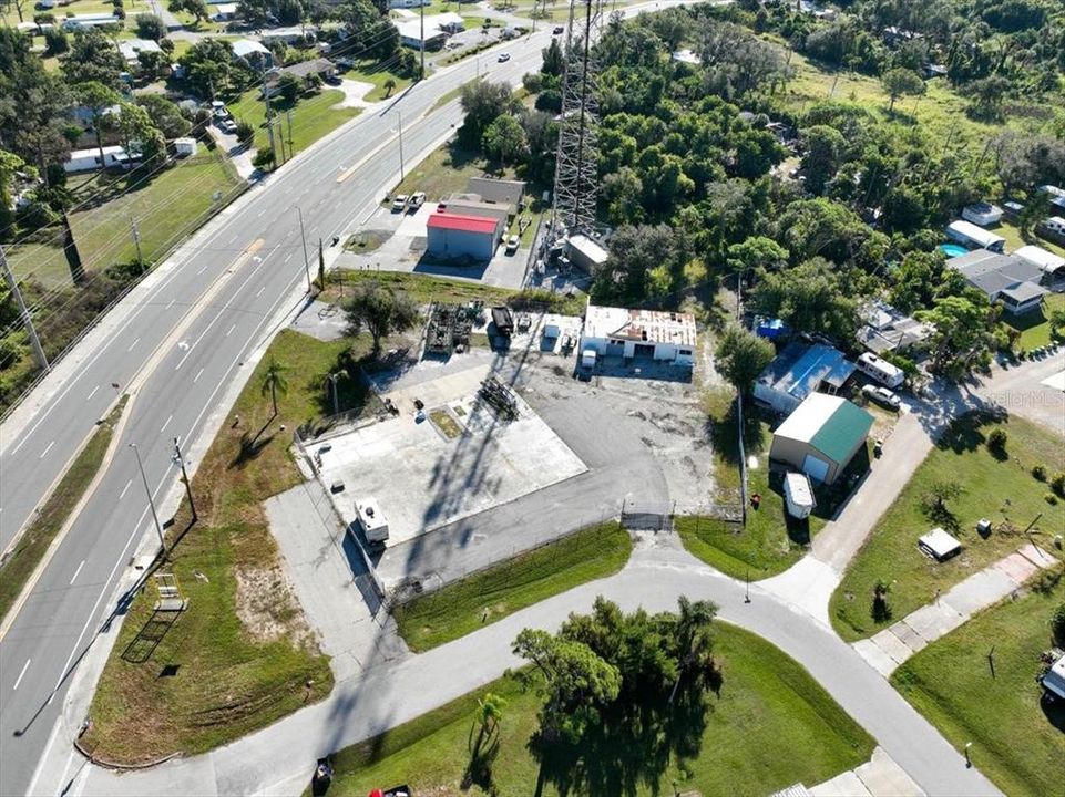 En Venta: $700,000 (1.05 acres)