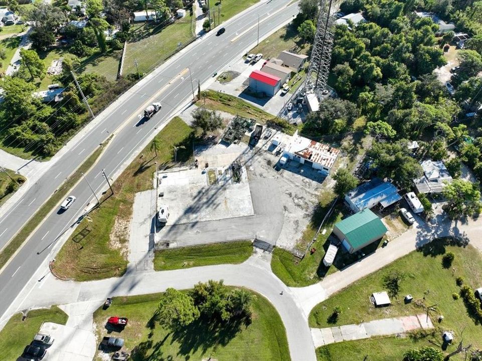 En Venta: $700,000 (1.05 acres)