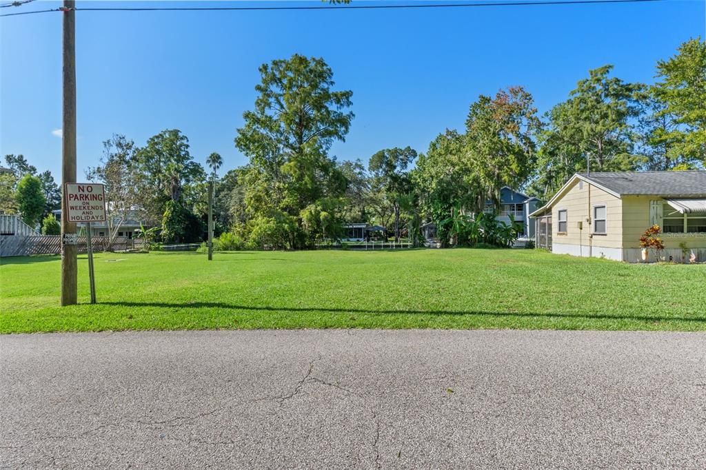 En Venta: $269,000 (0.11 acres)