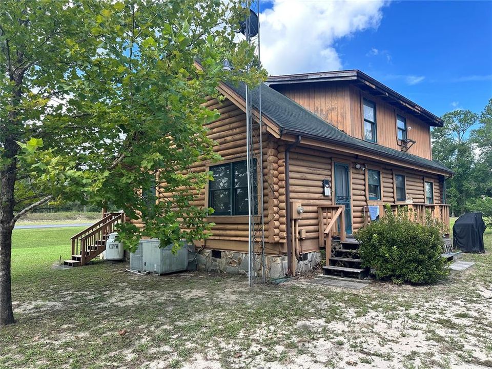 For Sale: $199,000 (3 beds, 2 baths, 1320 Square Feet)