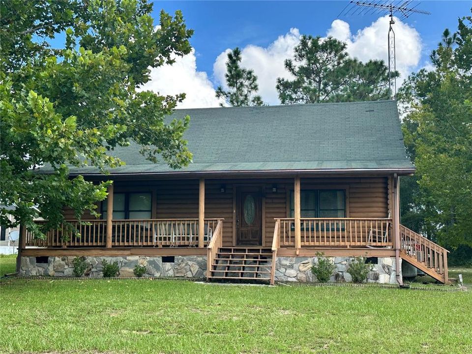 For Sale: $199,000 (3 beds, 2 baths, 1320 Square Feet)